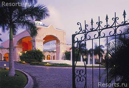 Royal Hideaway Playacar 1
